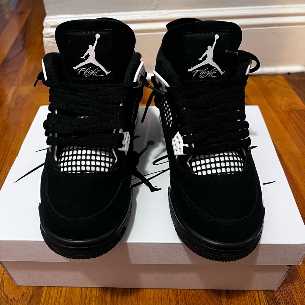 Air Jordan 4 Retro White Thunder
